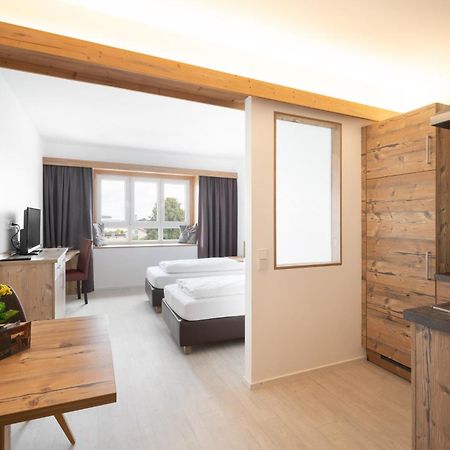 Snooze Apartments Holzkirchen  Bagian luar foto