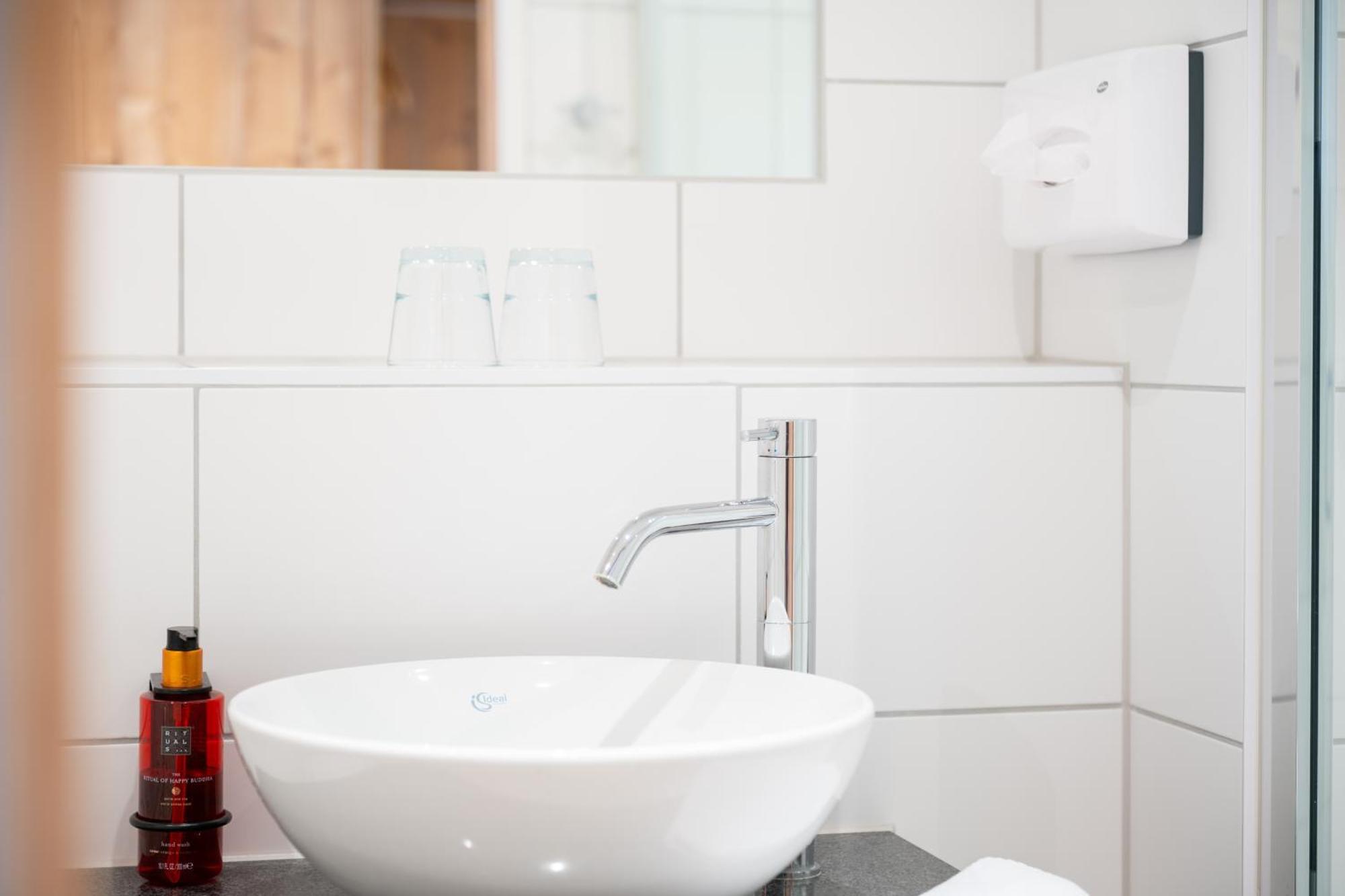 Snooze Apartments Holzkirchen  Bagian luar foto