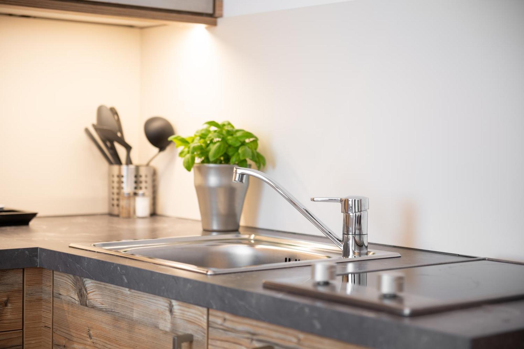 Snooze Apartments Holzkirchen  Bagian luar foto
