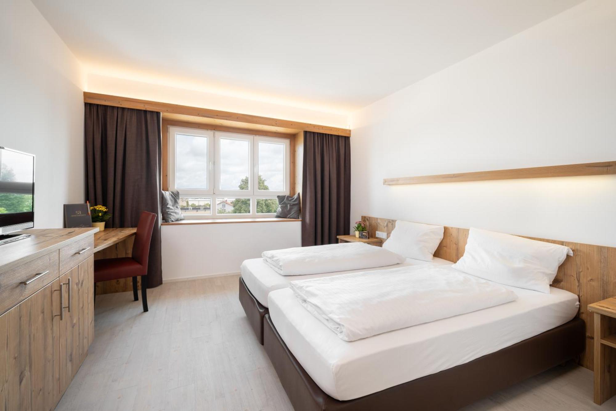 Snooze Apartments Holzkirchen  Bagian luar foto