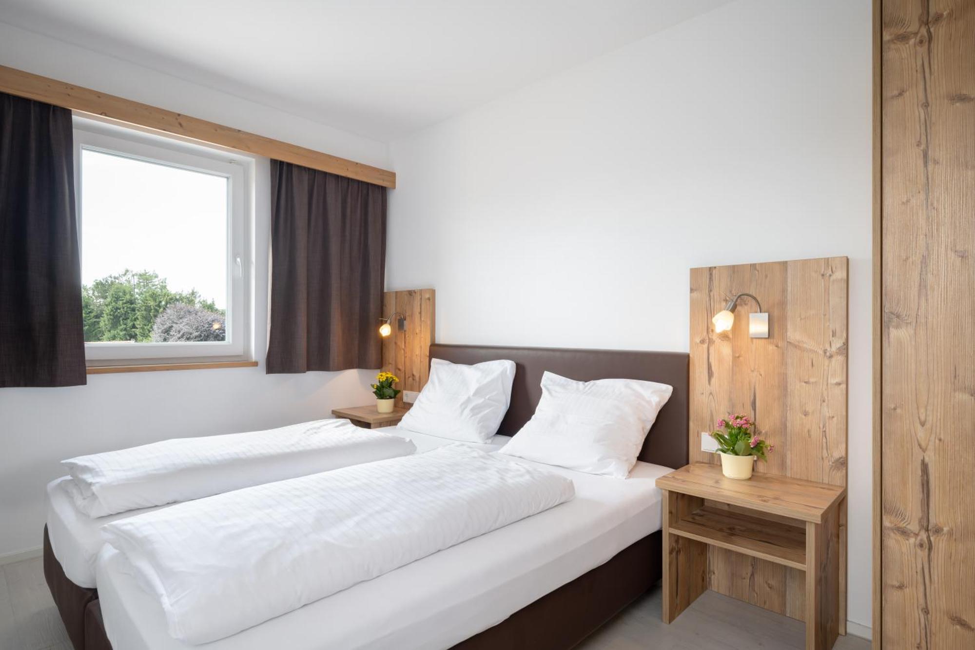 Snooze Apartments Holzkirchen  Bagian luar foto