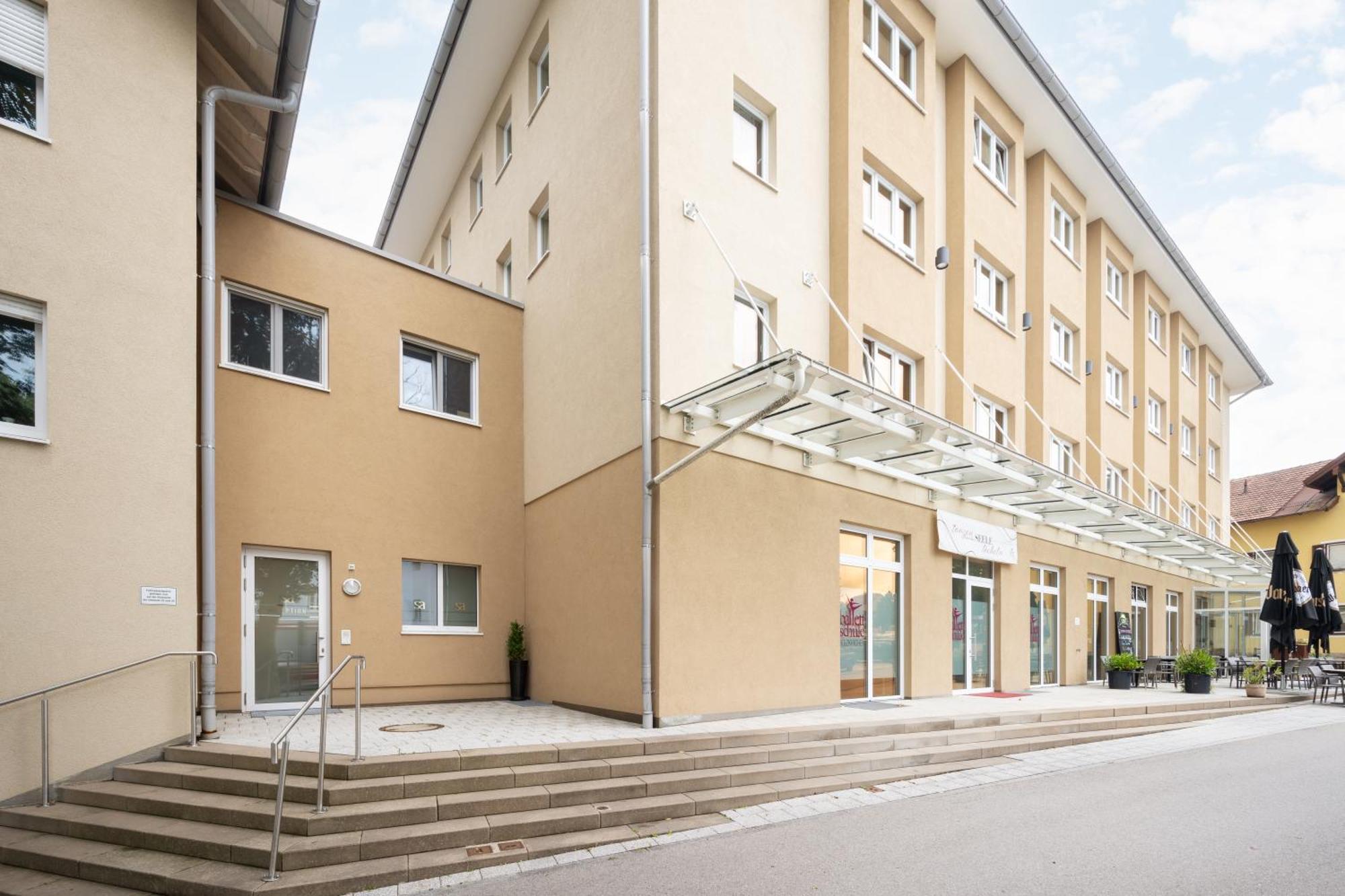 Snooze Apartments Holzkirchen  Bagian luar foto