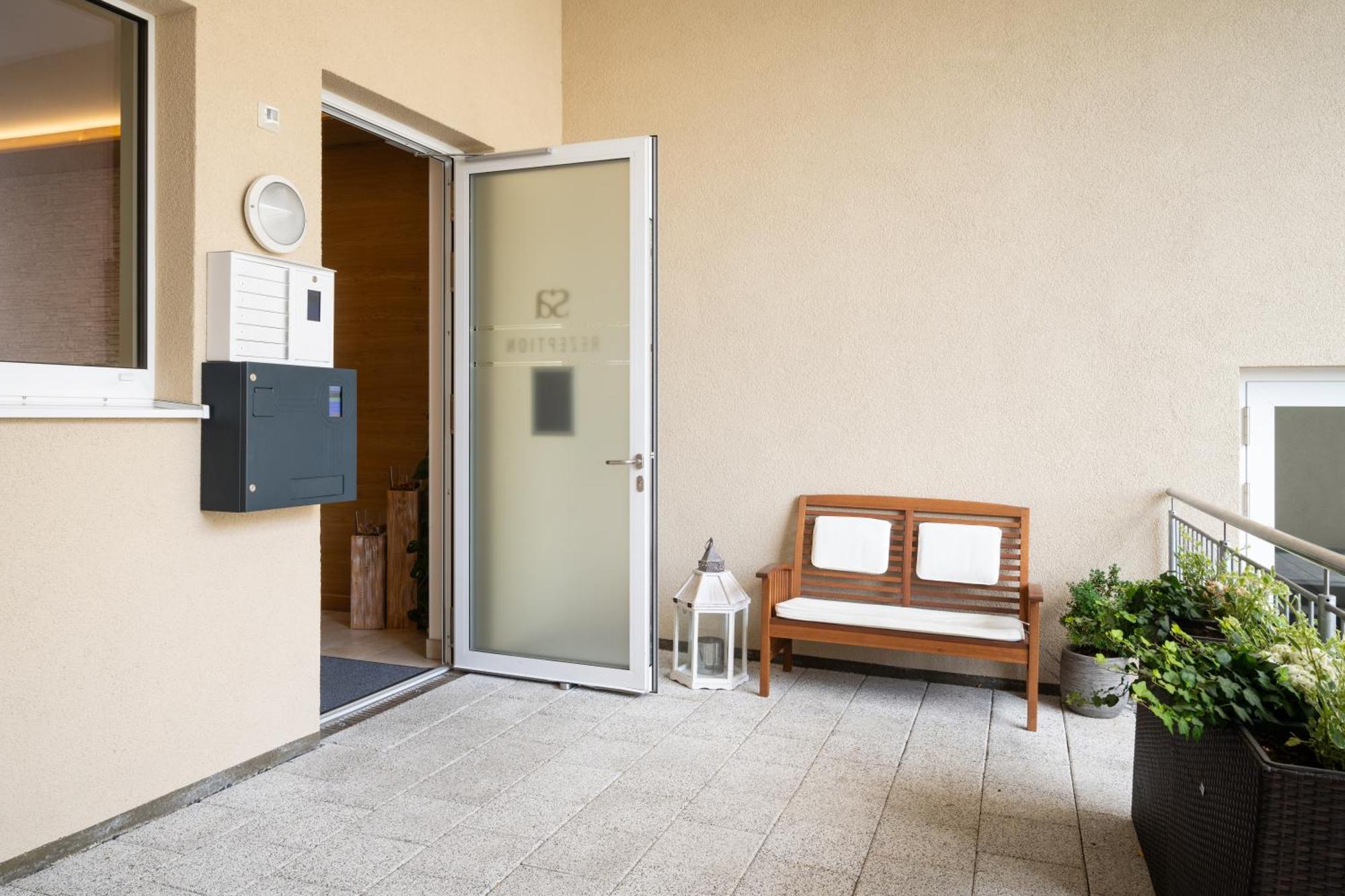 Snooze Apartments Holzkirchen  Bagian luar foto